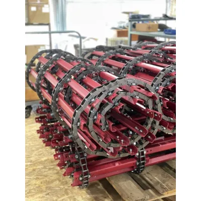 142.03.33.000(ПР) Транспортёр наклонной камеры  (L=3,952 планка 4 мм болт 10) "Акрос- 550; 585"