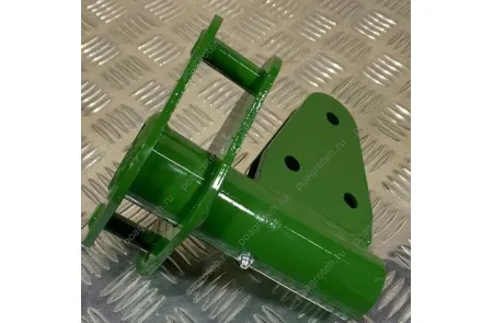 915952 Кронштейн тяги нижней правый, зам.914803