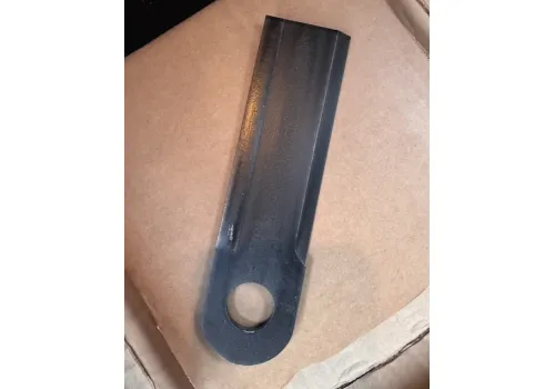 Z42176 60017019012D  Нож соломоизмельчителя гладкий 5мм d18 JOHN DEERE